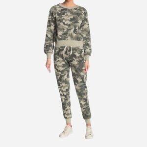 🌸New🌸Alternative 2pc Sweatshirt Jogger Lot M NWT